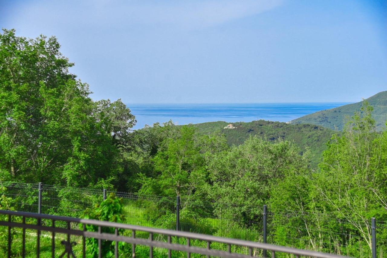 Sunset & Sunrise Villas In Stanisici-Two Villas With Common Pool Budva Bagian luar foto