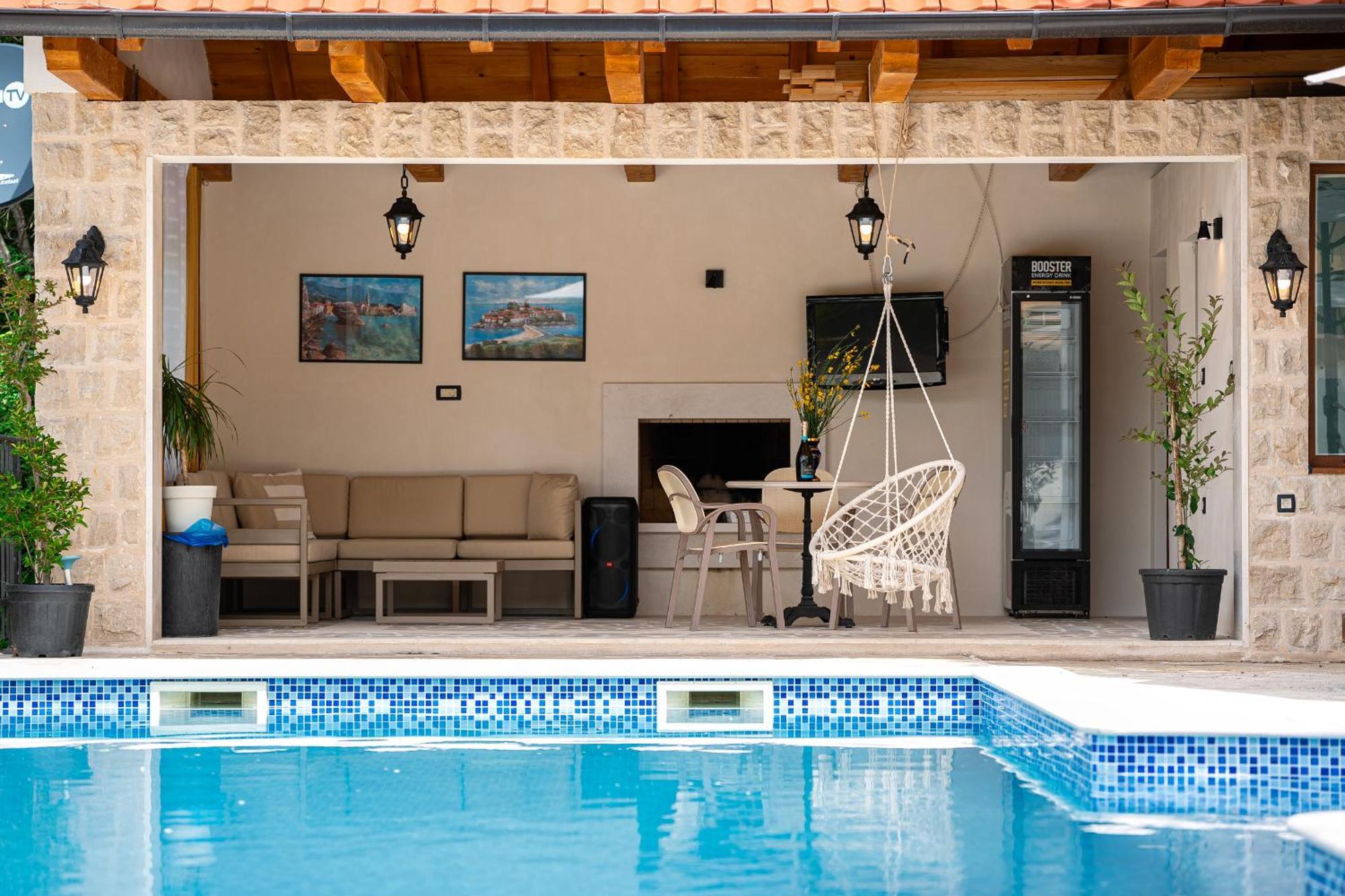 Sunset & Sunrise Villas In Stanisici-Two Villas With Common Pool Budva Bagian luar foto