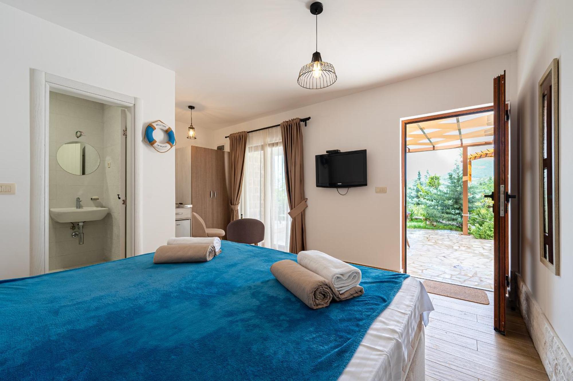 Sunset & Sunrise Villas In Stanisici-Two Villas With Common Pool Budva Bagian luar foto