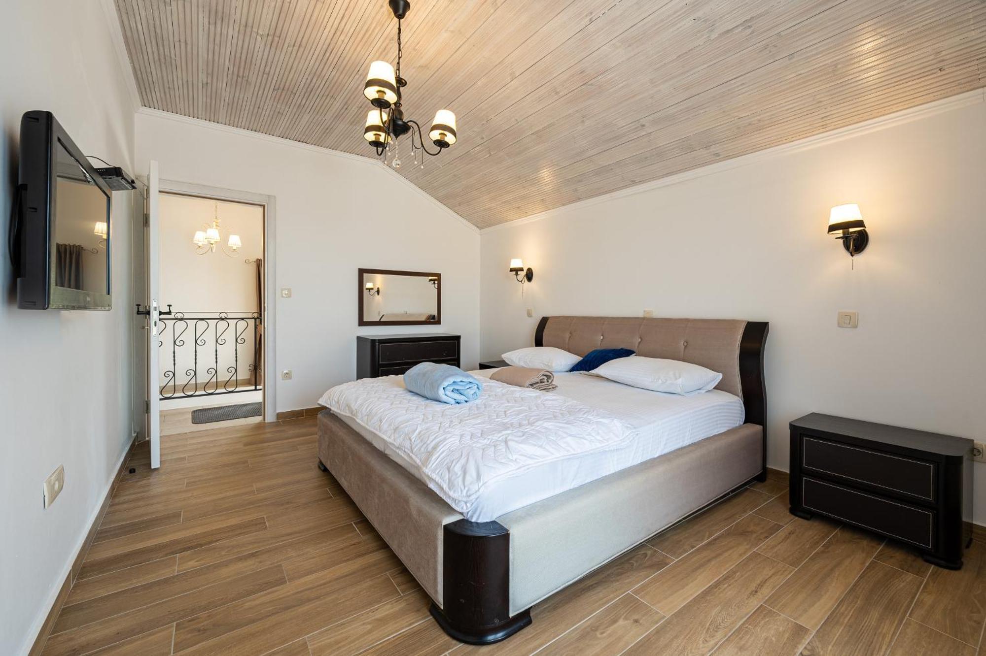 Sunset & Sunrise Villas In Stanisici-Two Villas With Common Pool Budva Bagian luar foto